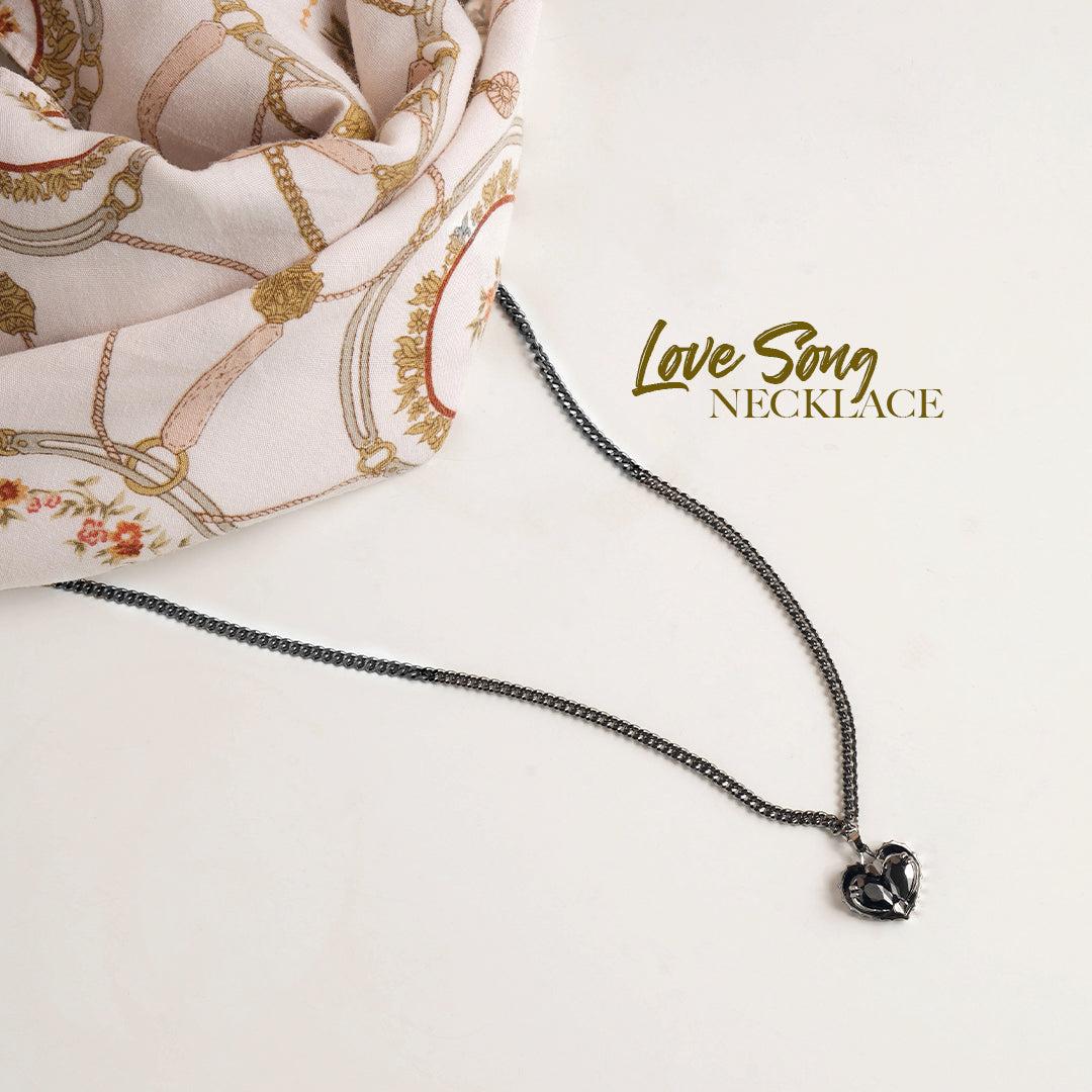 Love Song Necklace [Black gems]