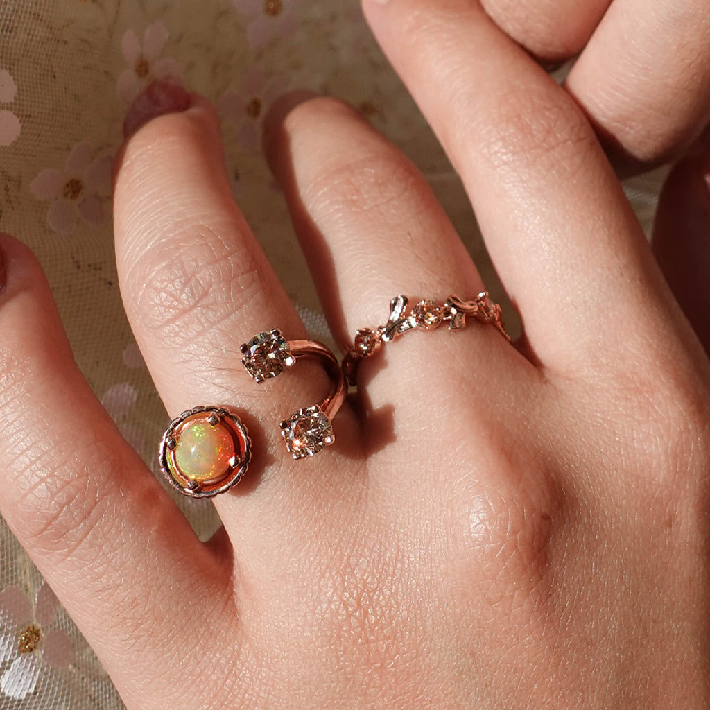 Middle Floral Ring [Opal/Champagne gems]