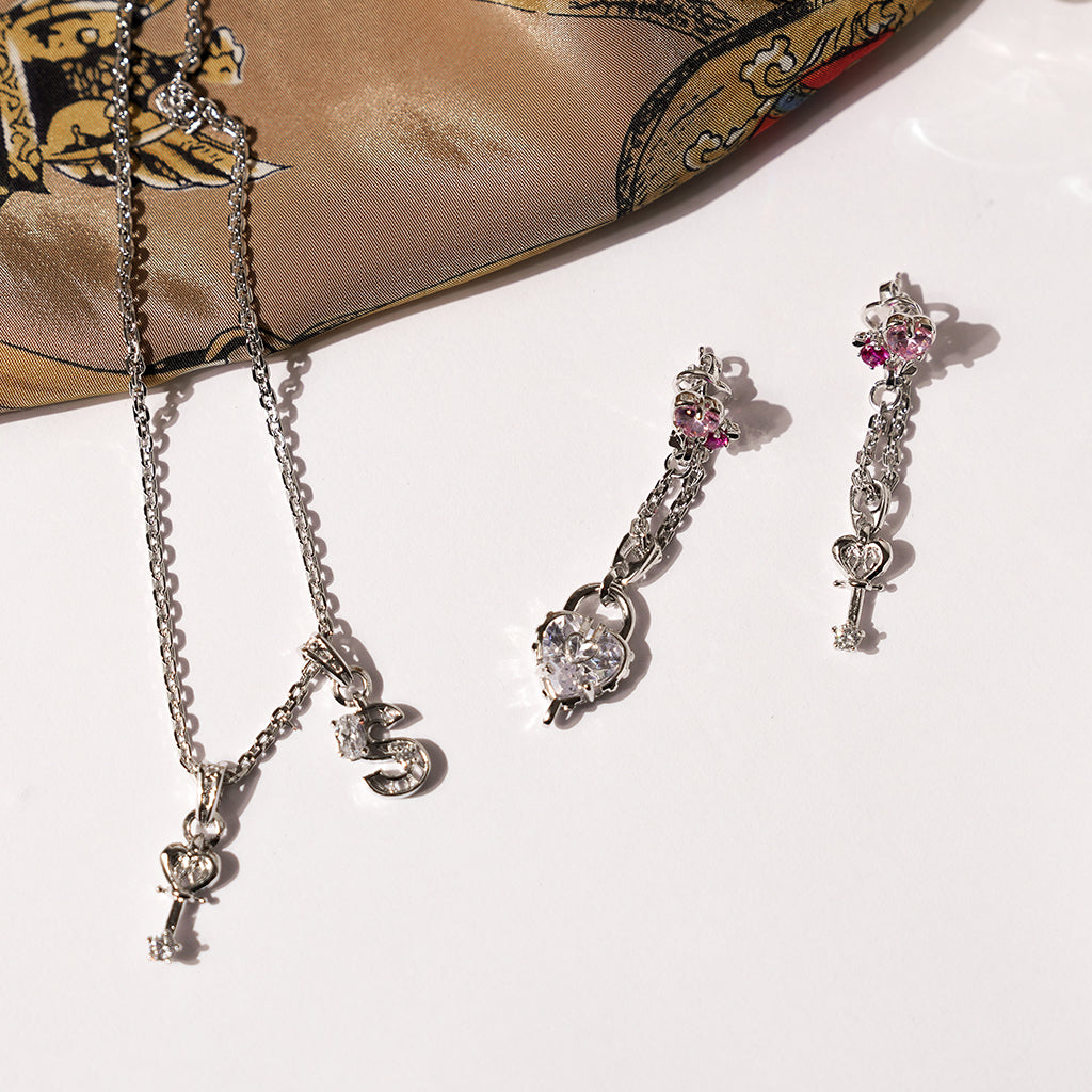 Richy Love Harbour Earrings [Pink gems/White gold]