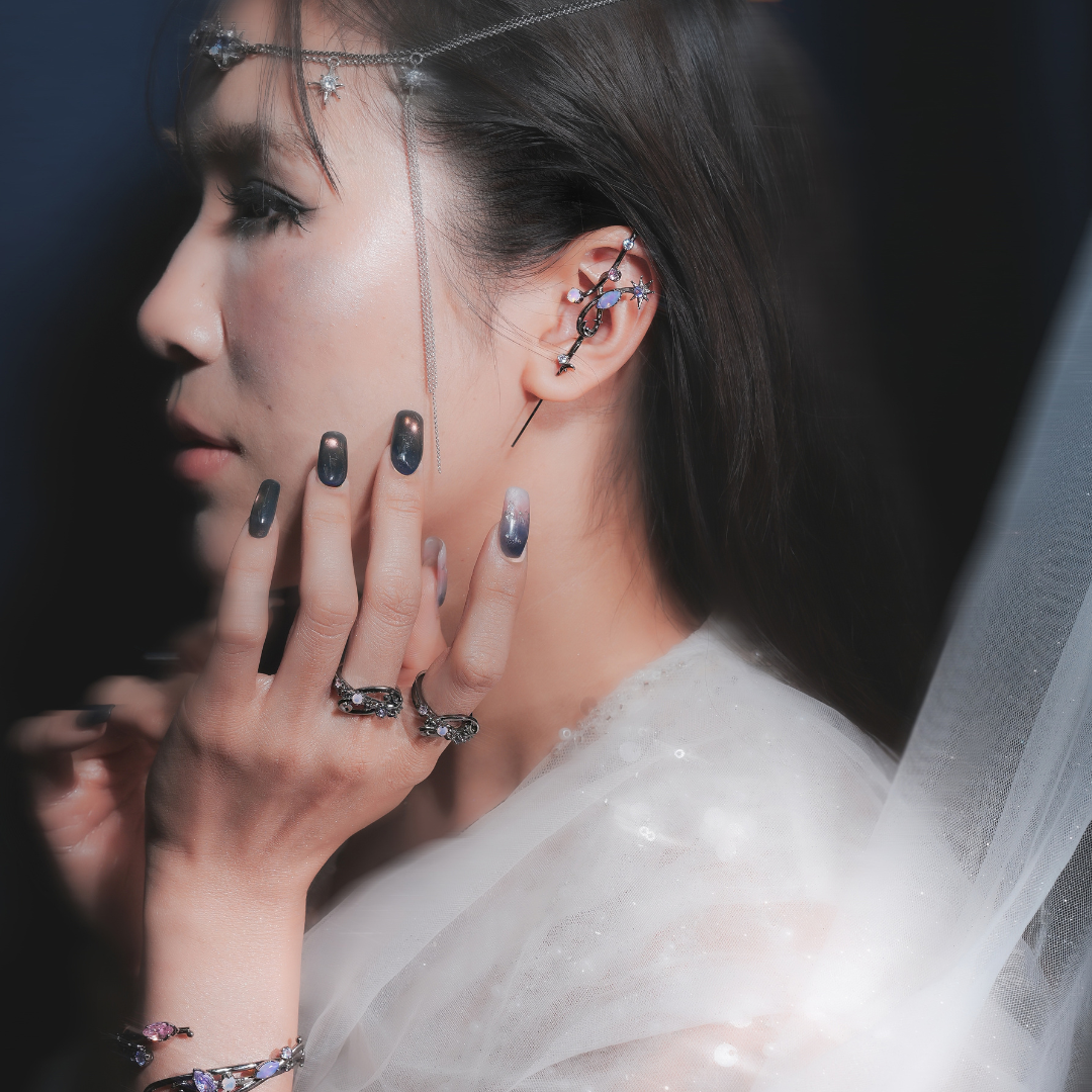 GLX_01 Ear Pin