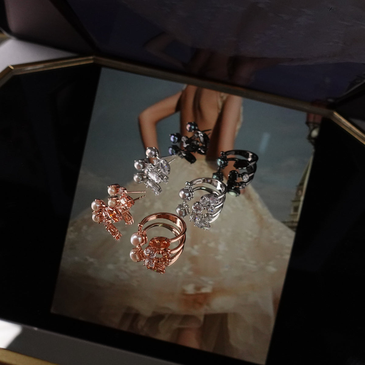 Mini Ivy x Pearl Earrings [Pink gold]