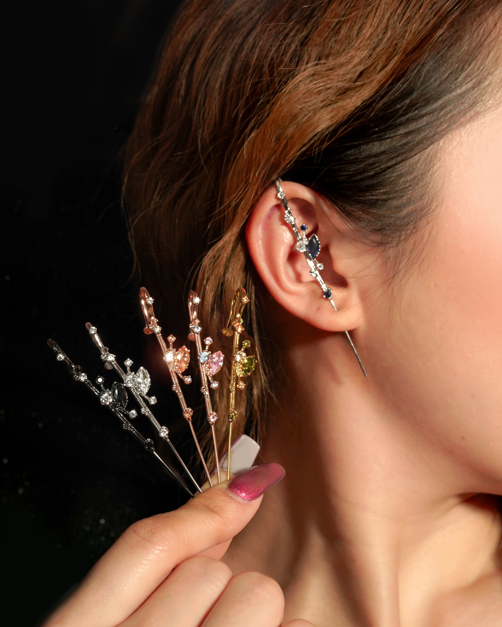 Star Dust Ear Pin [Black color]