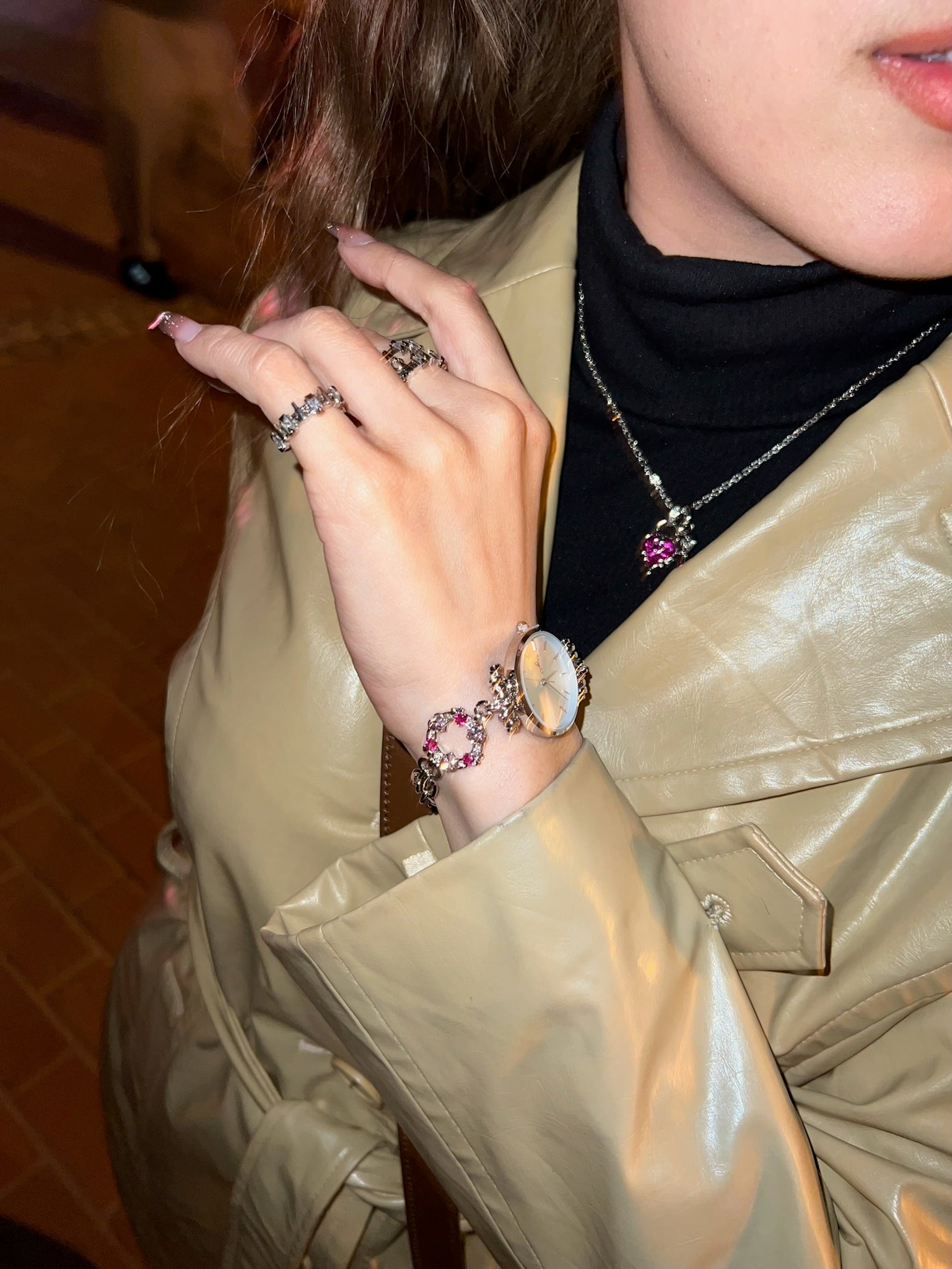 Classy Love Harbour Watch [Pink gems/White gold]