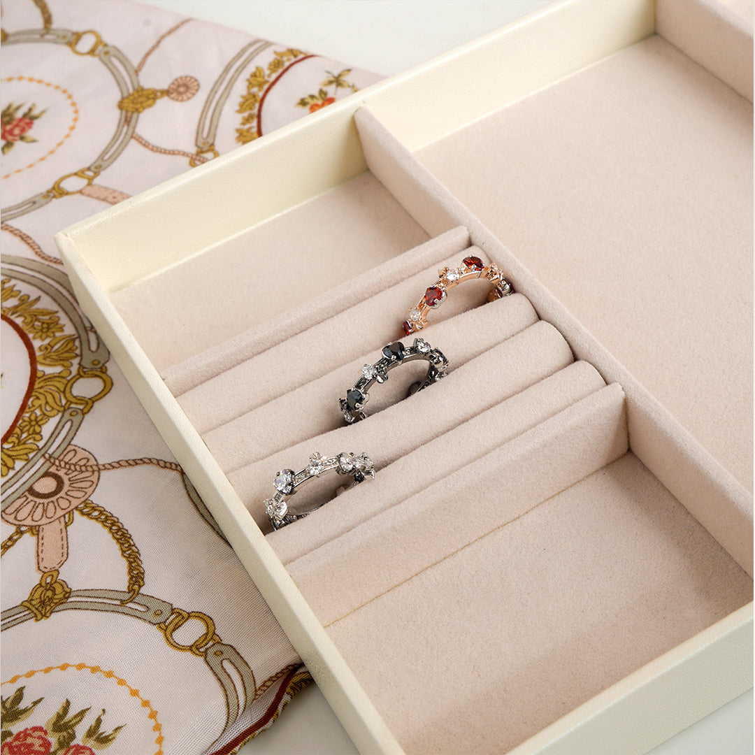 Mini Love Song Ring [White gems]