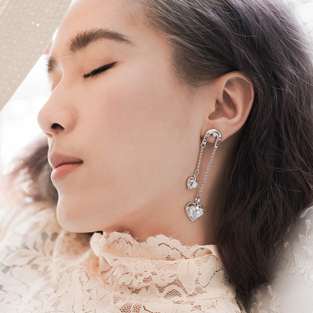 Love Song Long Earrings [Red gems]