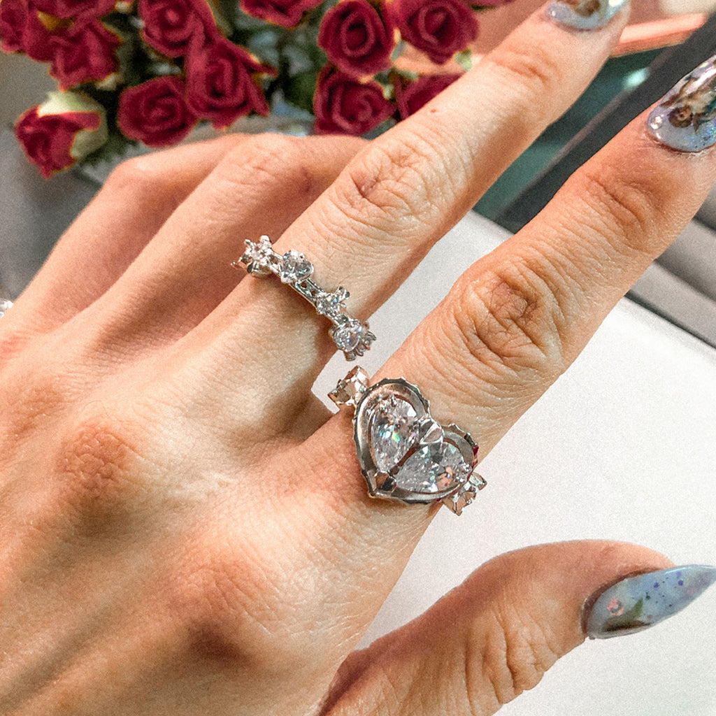 Grand Love Song Ring [White gems]