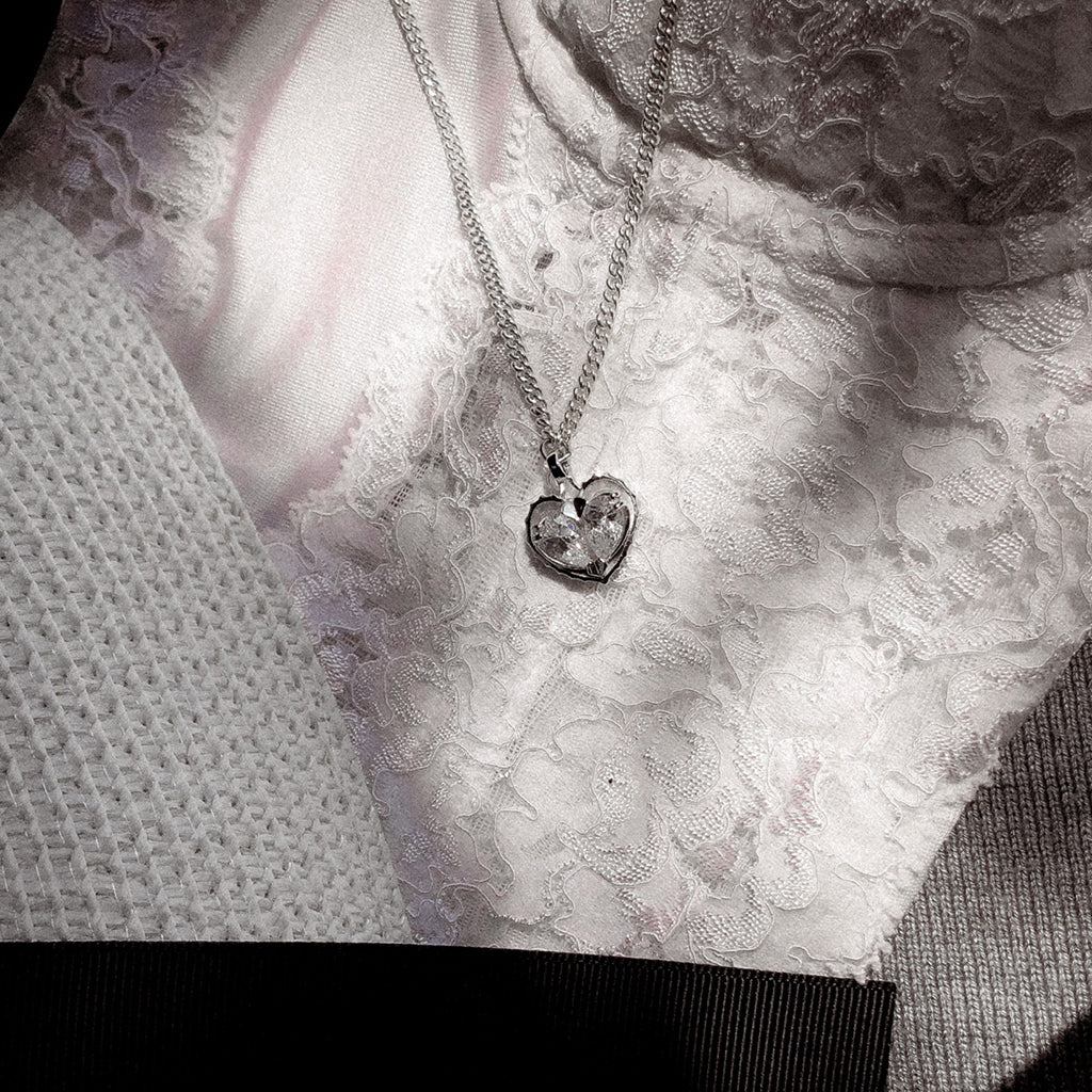 Love Song Necklace [White gems]