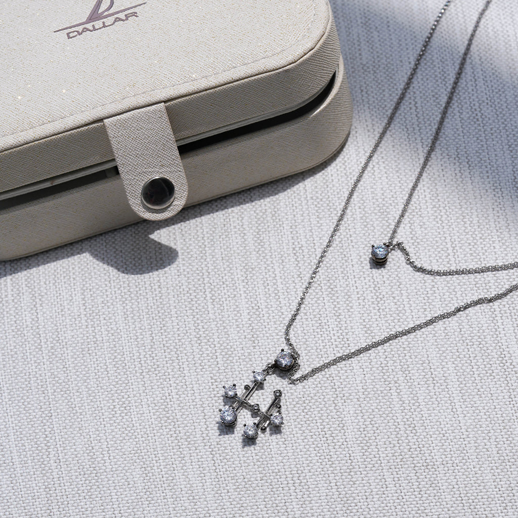 Alphabet H Necklace[White gems]