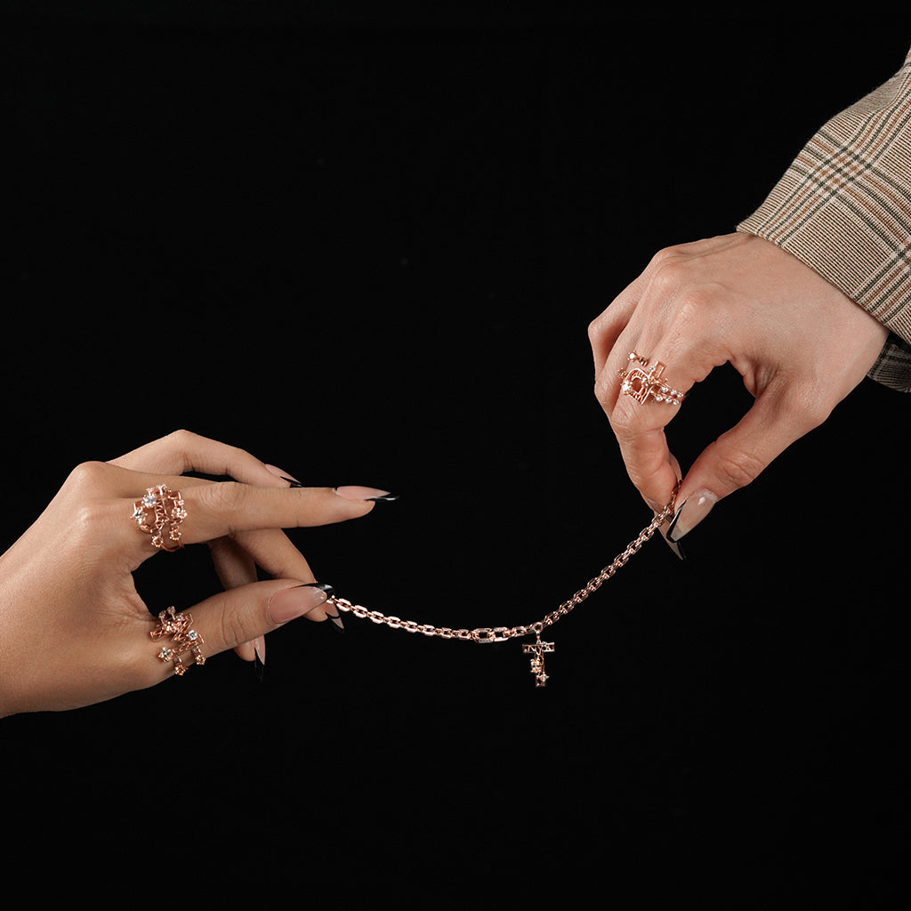 New Alphabet T Bracelet [Champagne/White gems]