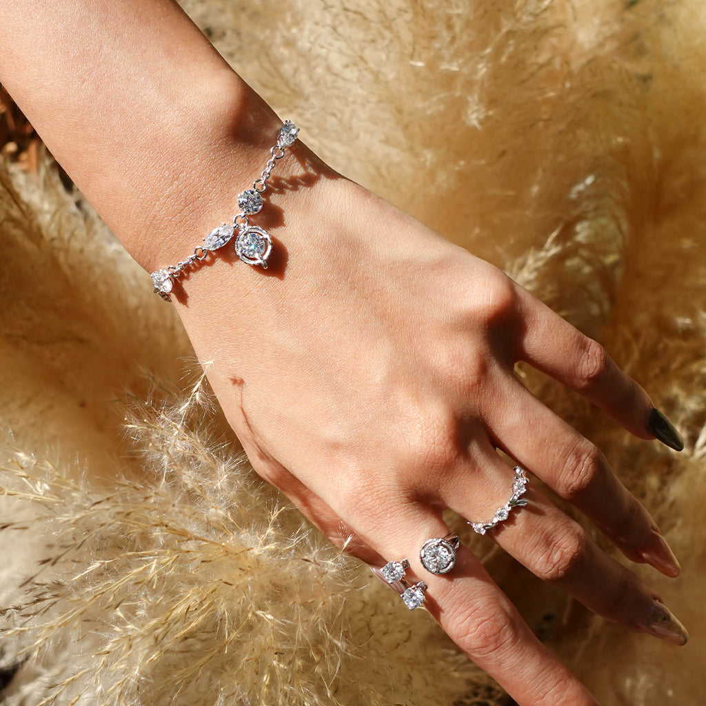 Dancing Floral Bracelet [White gems]