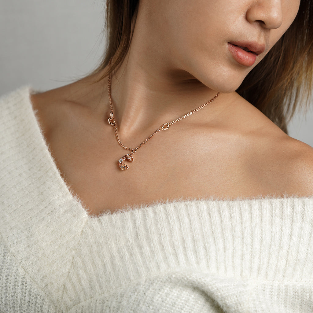 New Alphabet C Necklace [Champagne/White gems]