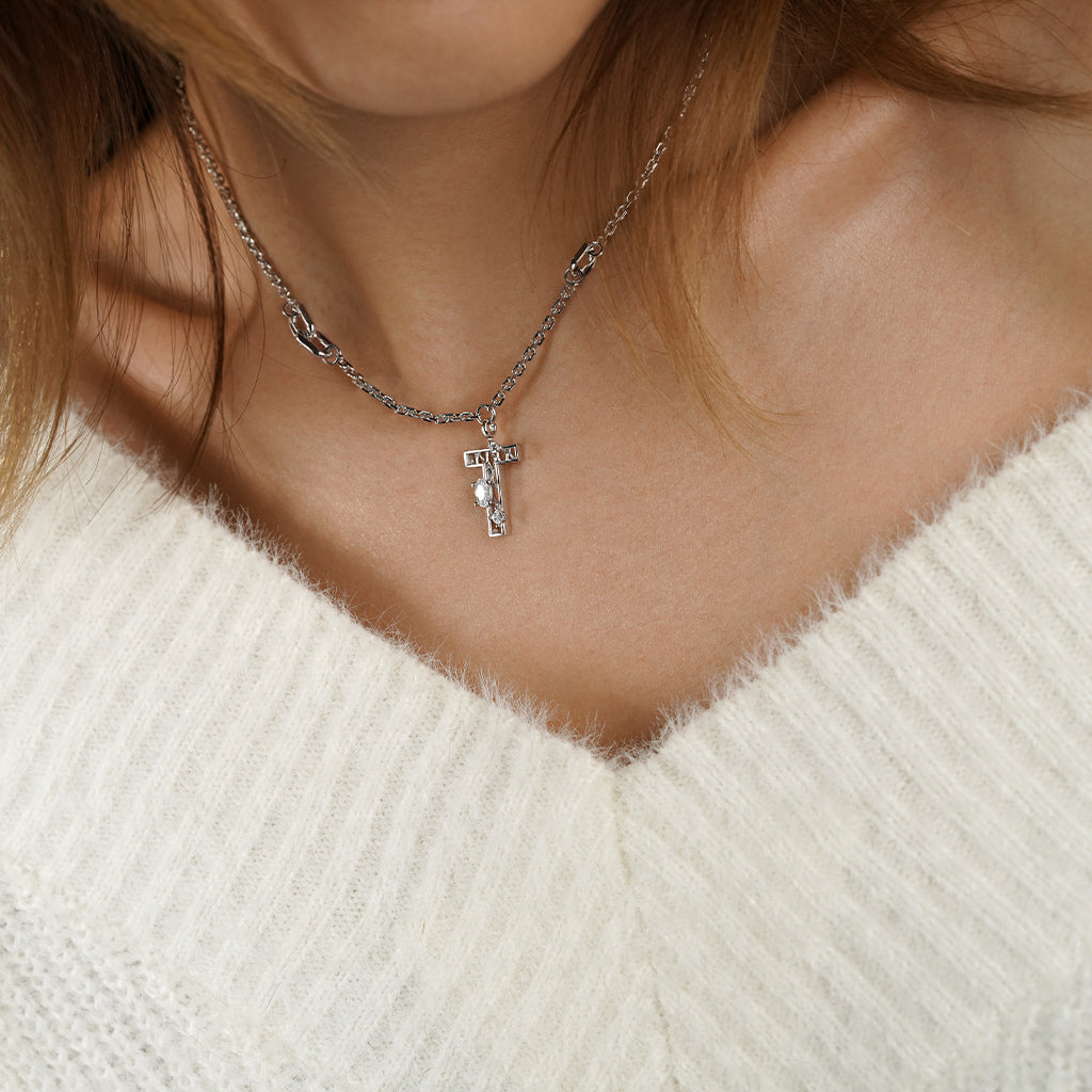 New Alphabet T Necklace [White gems]