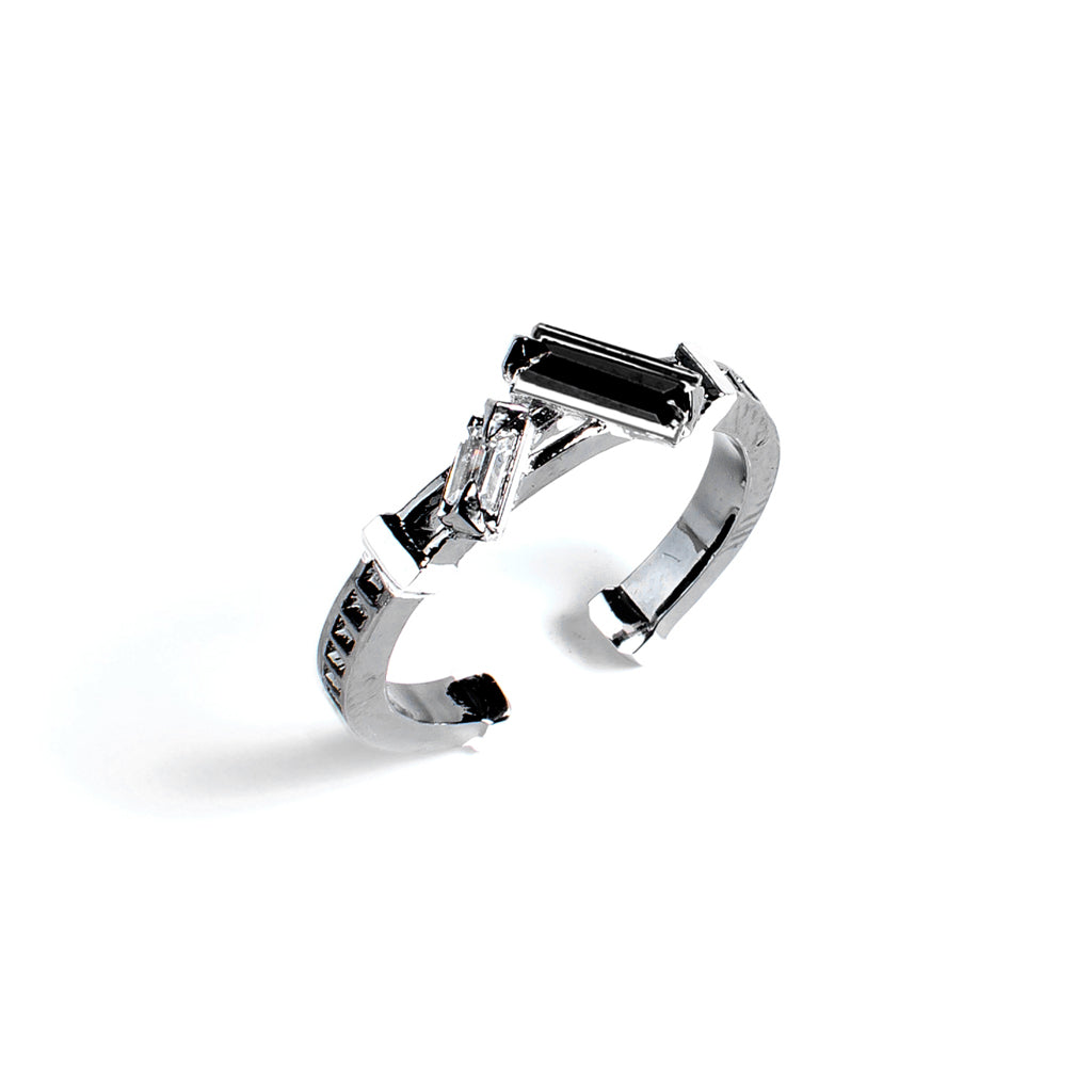 Pilot No.2 Ring [Black/White gems]