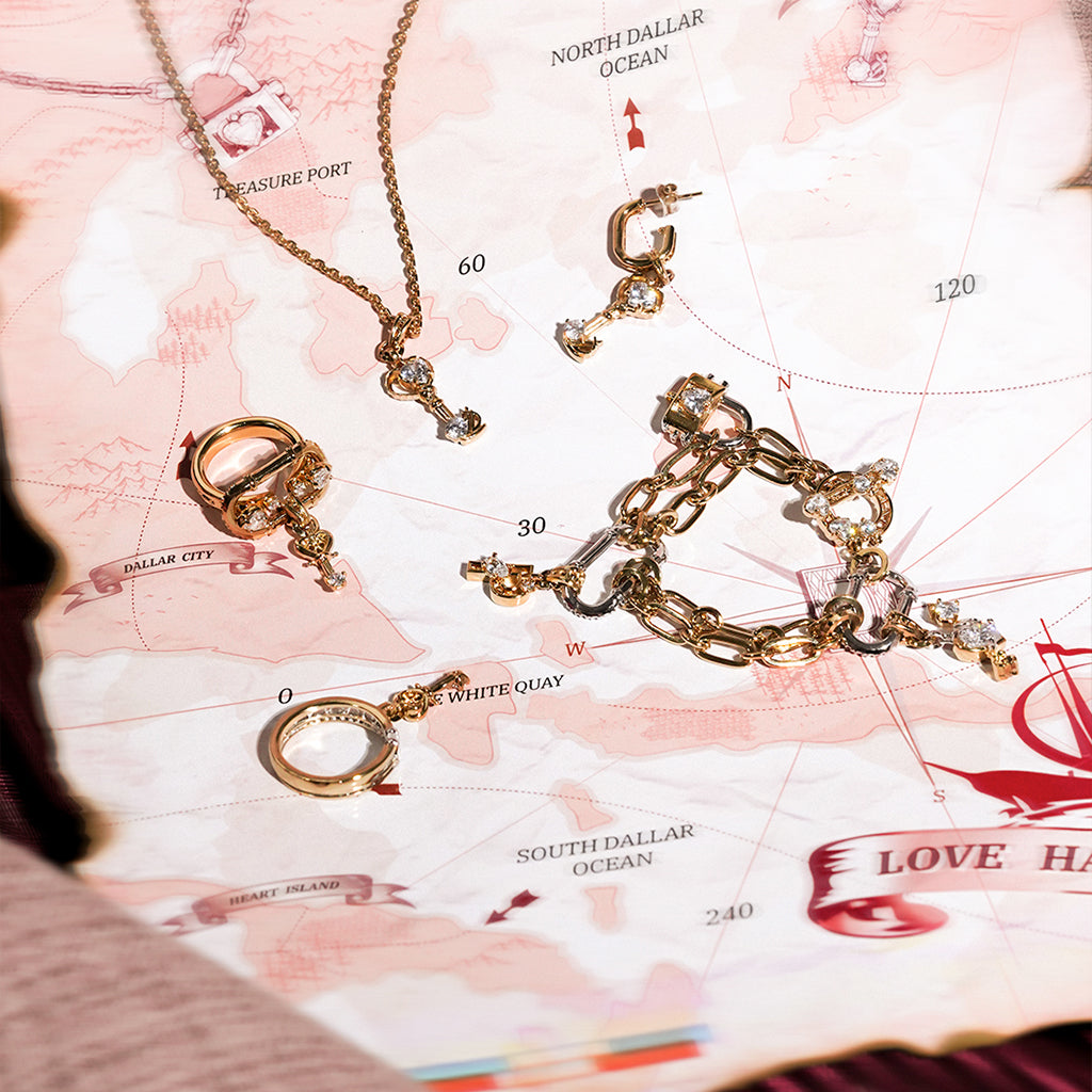 Richy Love Harbour Ring [White gems/Yellow gold]